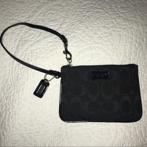 ⭐️SOLD⭐️ Coach Wristlet